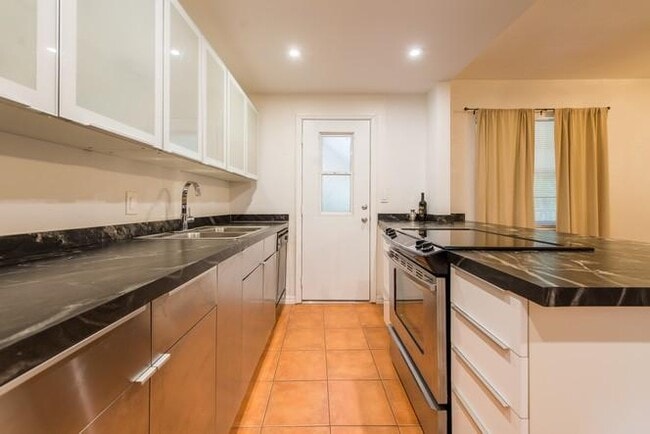 Photo - 3240 Mary St Unit S202