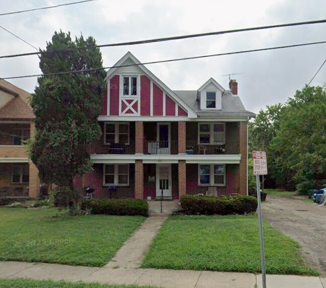 Building Photo - 3872 Vine St Unit 3