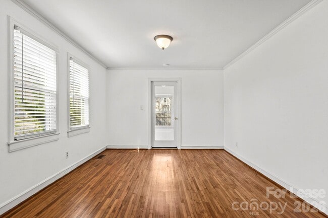 Photo - 337 Melbourne Ct