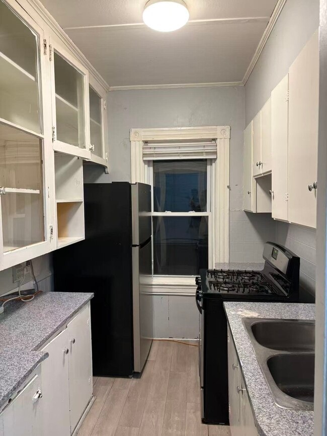 534 William St Unit FL1/N