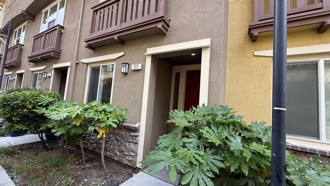 Building Photo - Epic REA - Stunning 4BR+4BA Modern Townhou... Rental
