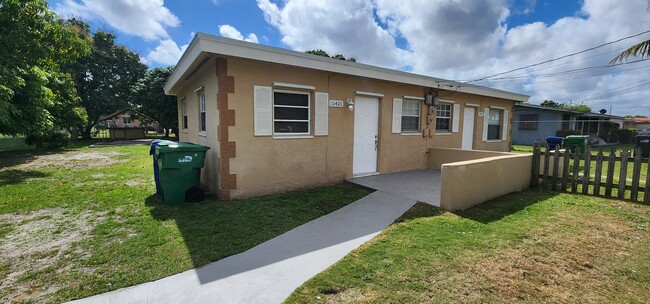 Photo - 10420 SW 180th St Apartamentos Unidad 10420