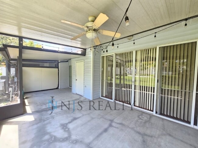 Photo - 2/2 Townhome with HUGE Living Room, Commun...
