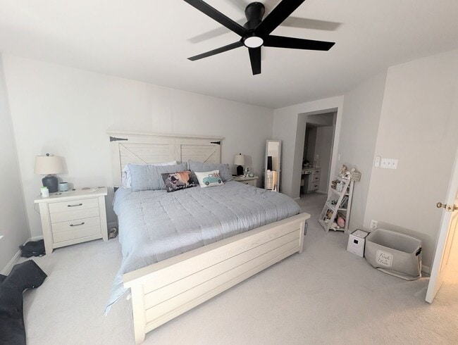 Photo - END UNIT STUNNER!