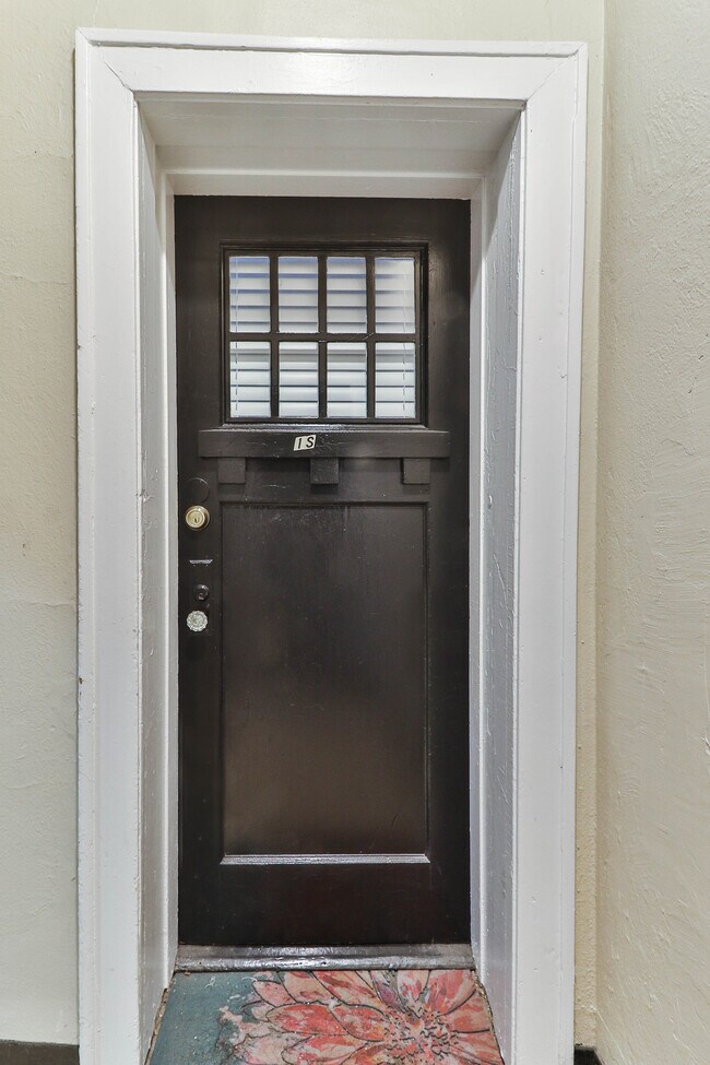 Photo - 735 Interdrive