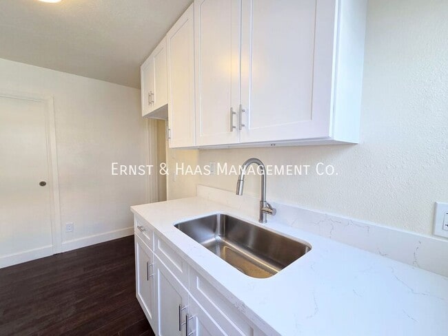 Photo - 5544 Atlantic Ave Unidad C