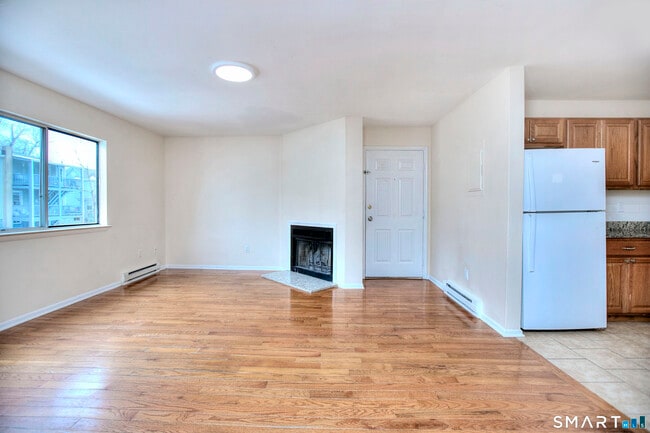 Photo - 638 Cove Rd Unit 3