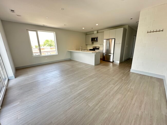 Photo - 6355 N Glenwood Ave Unidad 4N