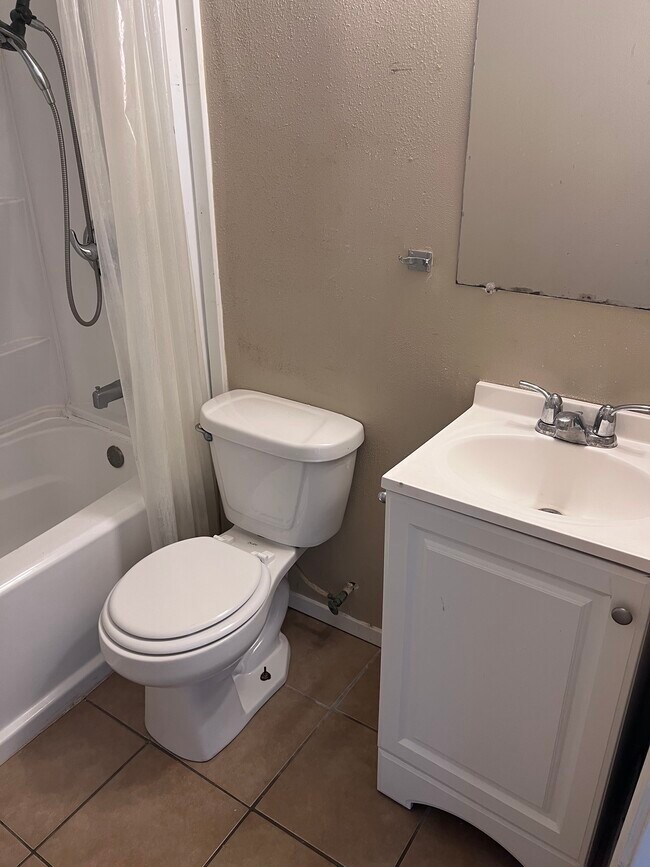 1104 Hickory St Unidad B