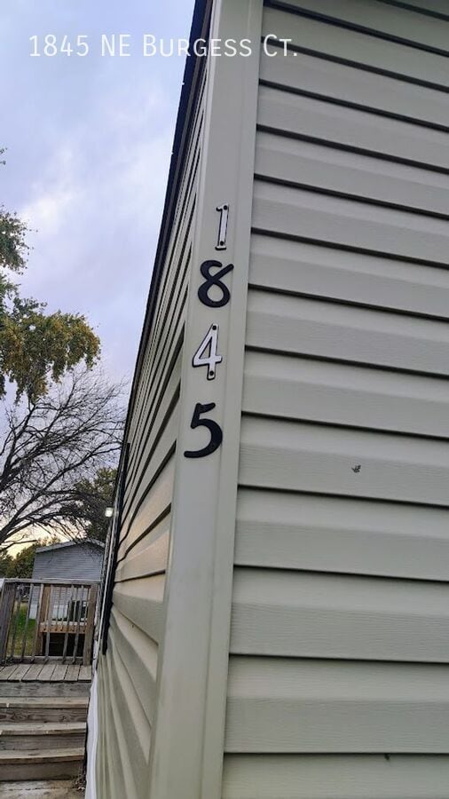 Photo - 1845 NE Burgess Ct