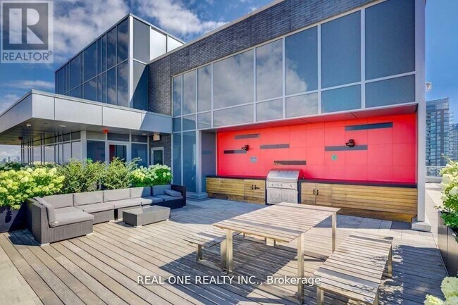 Photo - 58 Orchard View Blvd Unit 1011