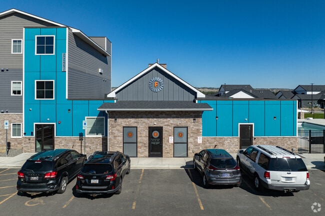 Clubhouse - Farmstead Apartments