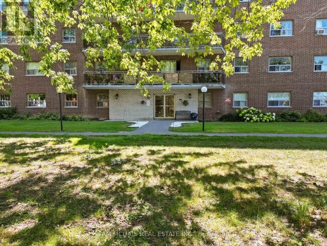 Photo - 62 Spencer St E Unité 401