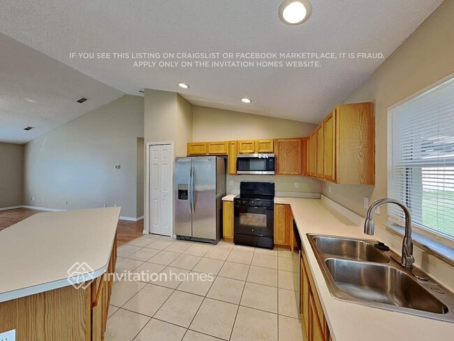 Photo - 1047 Lakeview Oaks Dr