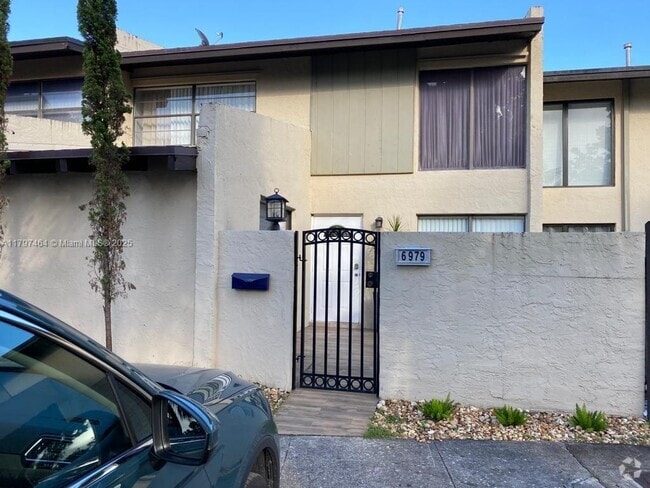 Building Photo - 6979 SW 110th Ct Rental