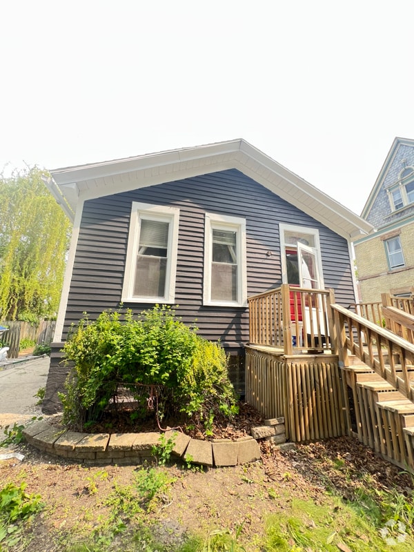 Building Photo - 310 W Scott St Rental