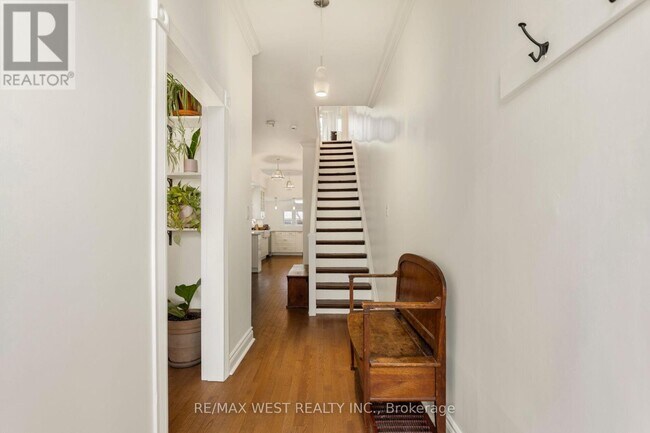 Photo - 35 St Clarens Ave