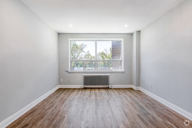 2BR, 1BA - 745SF - Living Room