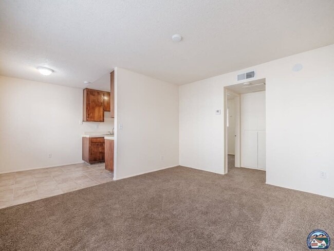 1061 El Centro Ave