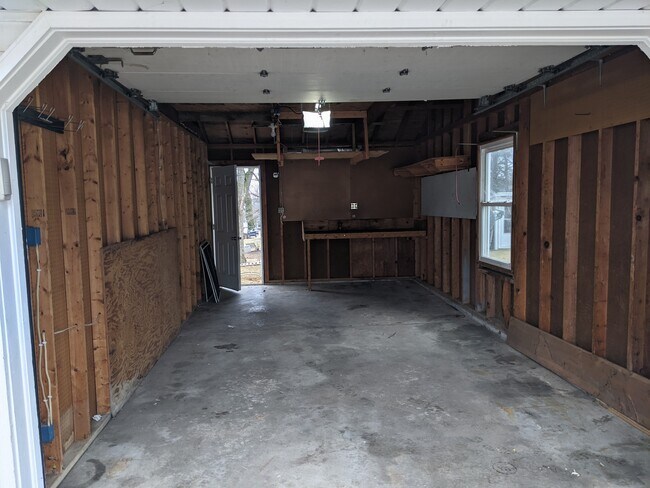 Photo - 1682 Highland Dr