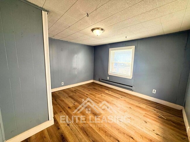 Photo - 1 Bedroom | 1 Bathroom | Bonus Room | Garage