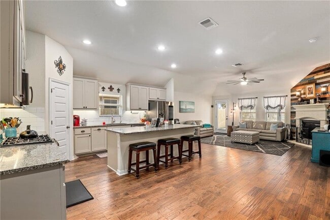 Photo - 4130 Kingsley Ave