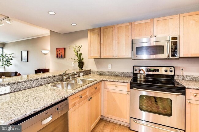 Photo - 777 7th St NW Unit 620
