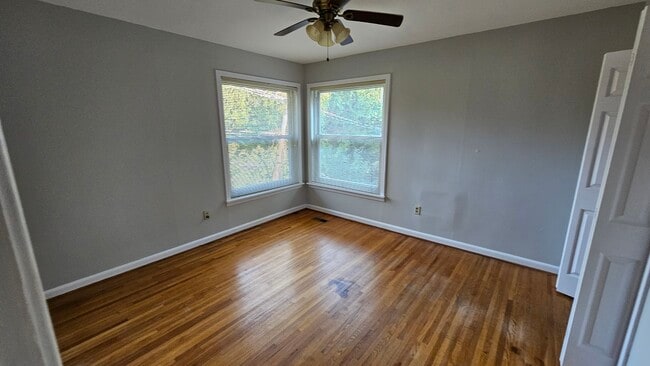 Bedroom 2 - 2901 Lee Ave Unit 2901