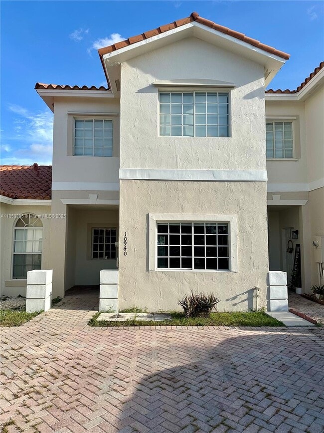 Building Photo - 10940 SW 182nd Ln Rental