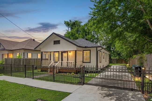 Photo - 4103 New Orleans St