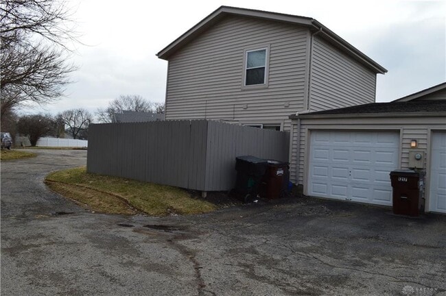 1215 Robbins Run Ct