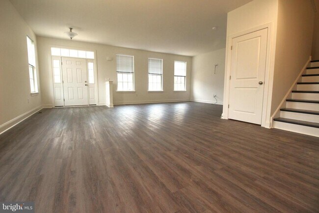 Photo - 851 Mapleton Ave