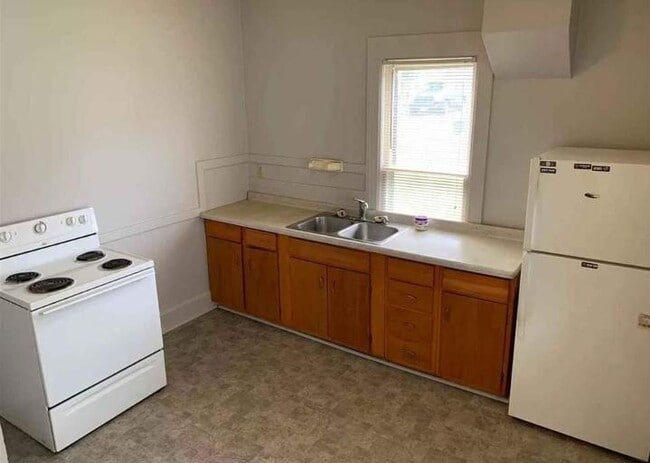 Photo - 620 1/2 W Cottonwood St-620.5