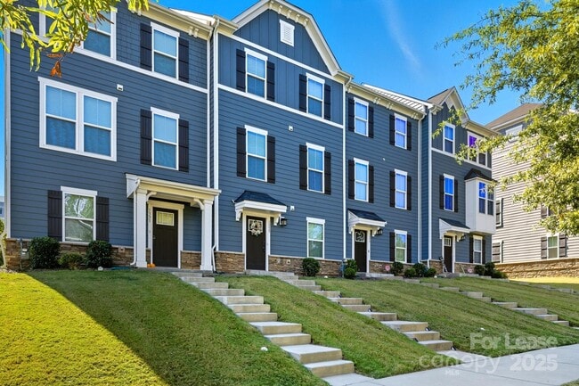 Photo - 1335 Ashbury St