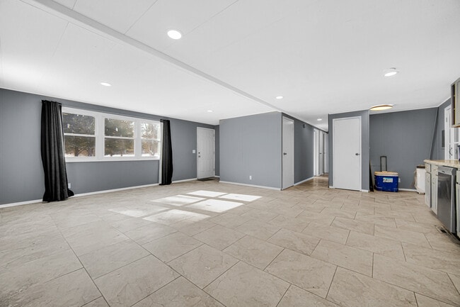 Photo - 2322 W Loves Ln