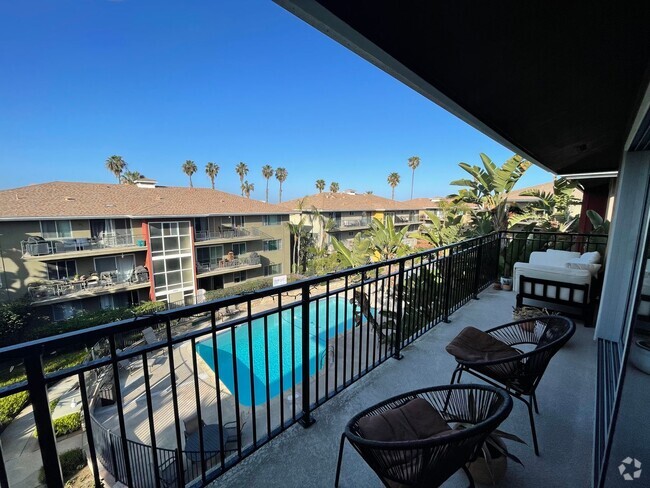 Building Photo - Newly renovated beachside condo in the hea...