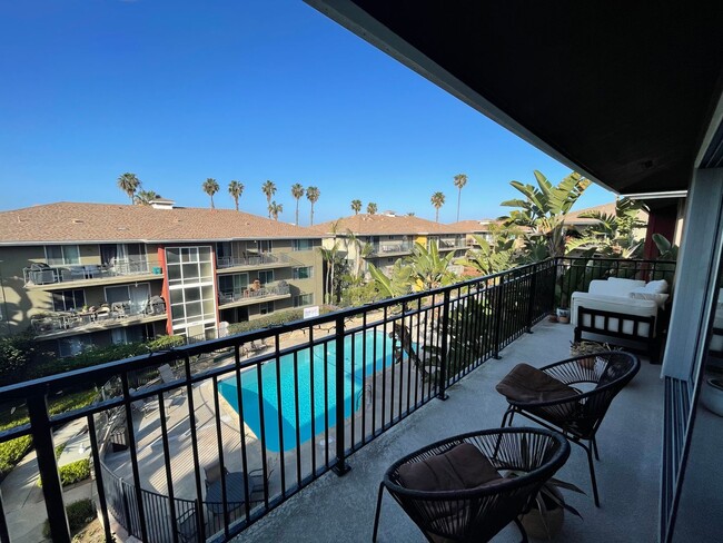 Newly renovated beachside condo in the hea... - Newly renovated beachside condo in the hea...