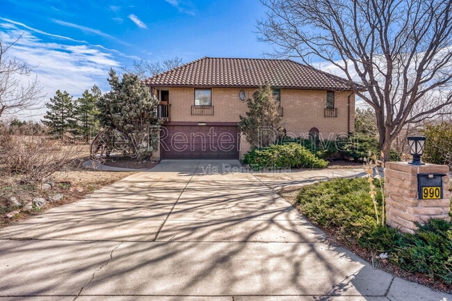 Building Photo - 990 Beech St