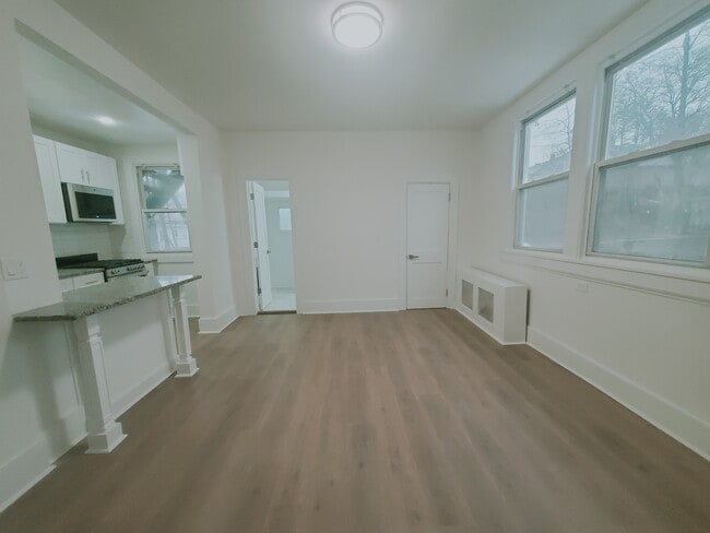 Photo - 82 Lindale St Unit 1