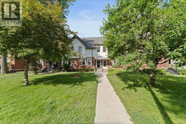 Photo - 1263 Monmouth Rd