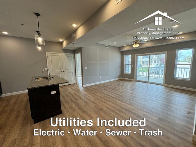 Building Photo - 2610 N Bluff St Unit 2610-103 North Bluff Street