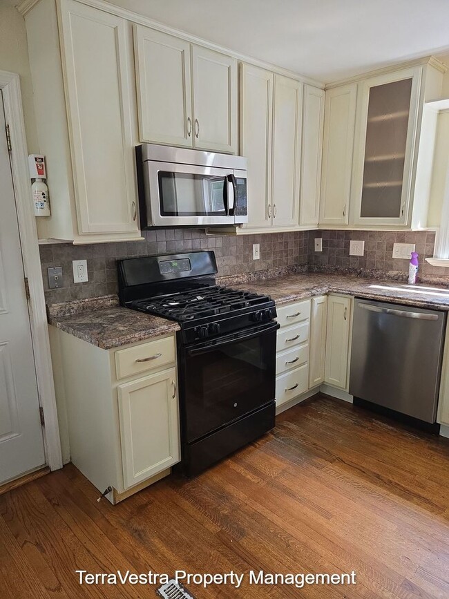 408 Hamilton Rd