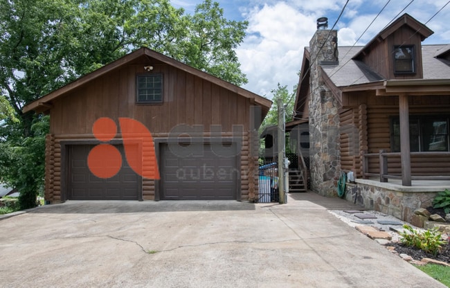 Photo - Log cabin home minutes to Downtown Chattan...