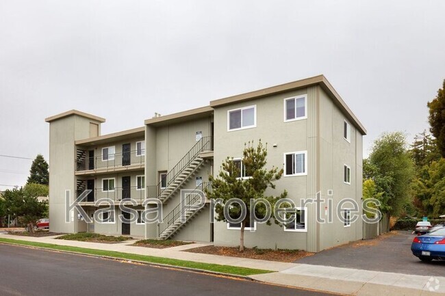 Building Photo - 1947 Oregon St Rental