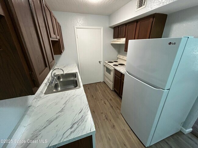 Photo - 2101 Forest Knoll Dr NE Unit 01-206