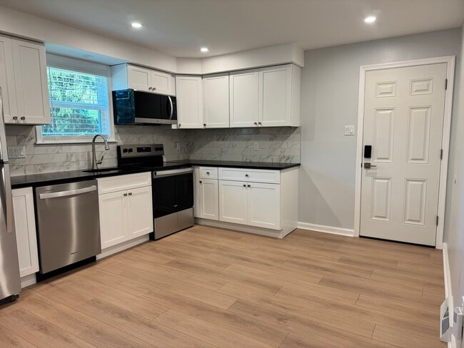 Kitchen entrance - 534 Kalmia St Unit A - downstairs apt