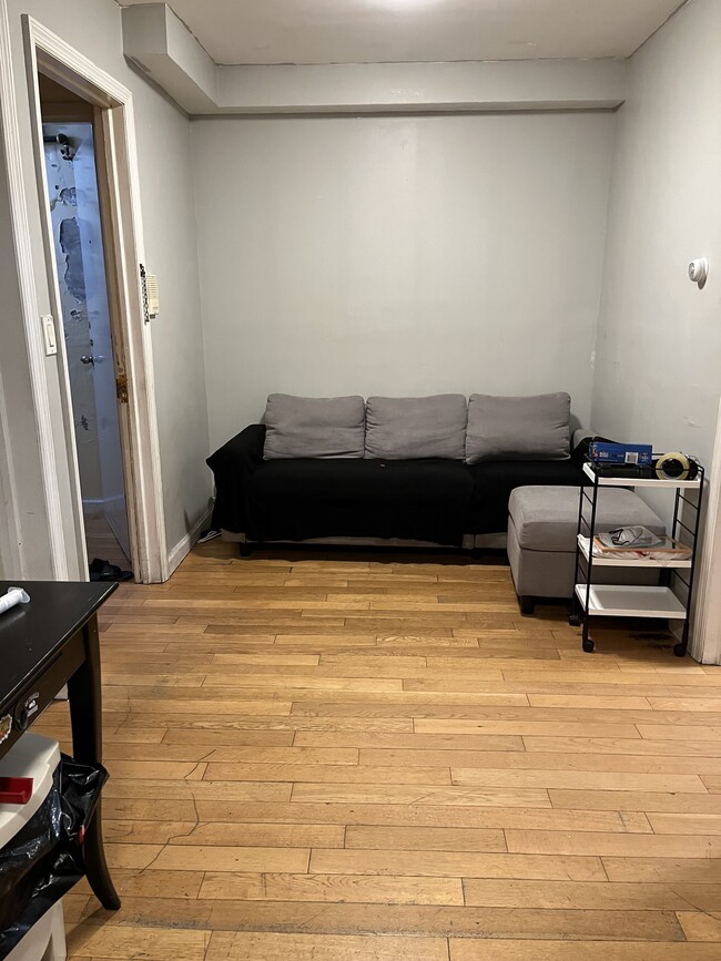 Building Photo - 2732 12th St Unit 3FL