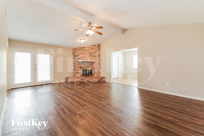 Photo - 8902 Deerwood Dr