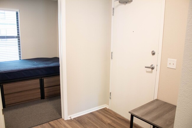 Photo - 408 E Healey