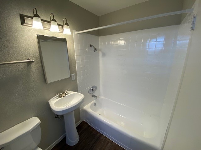 TUSTIN ARMS APARTMENTS